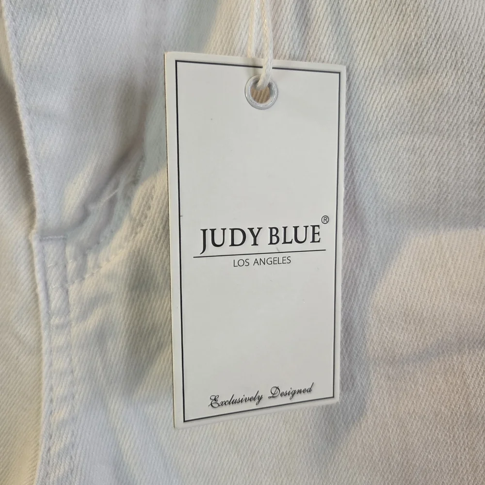 NWT Judy Blue Women's White Cropped Jeans - Picture 4 of 6